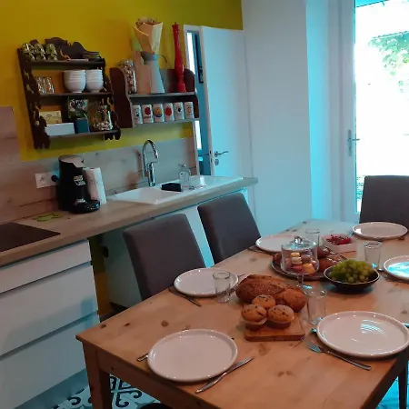 Esprit Bistrot / Rent4night Apartament *